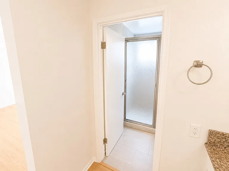 831 3rd St #101 — Photo 23