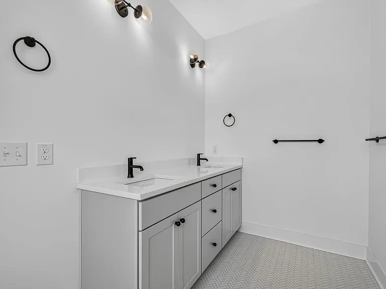 405 Oak Hammock Ct — Photo 43