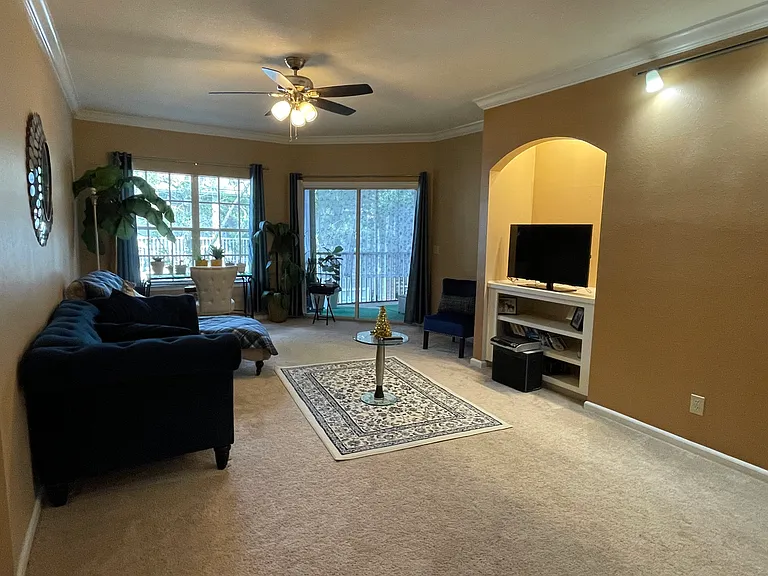 10000 Gate Pkwy N #622 — Photo 3