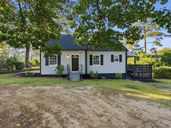 211 W Central Ave, Raeford, NC 28376