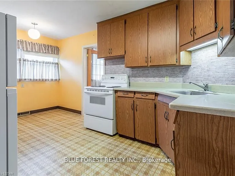344 McNay St — Photo 4