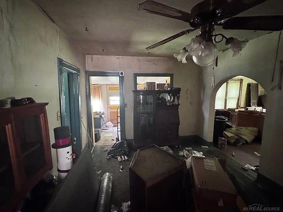 2nd image of 1416 Chesaning St