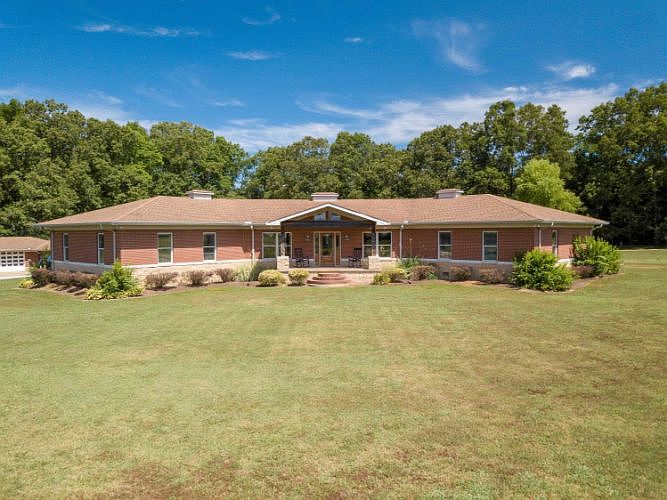 1st image of 2690 Fellowship Rd