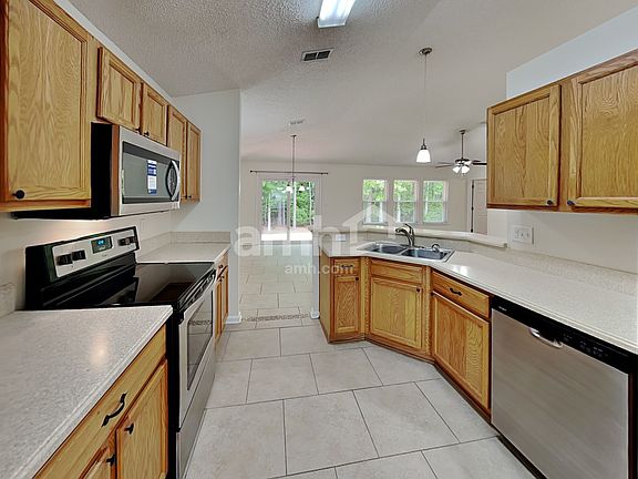 3rd image of 1105 Lake George Ct