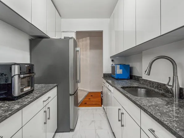 67-40 Yellowstone Boulevard #3B, Forest Hills, NY 11375