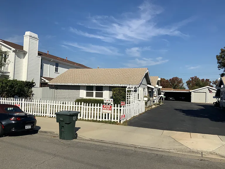 360 16th Pl #A — Photo 7