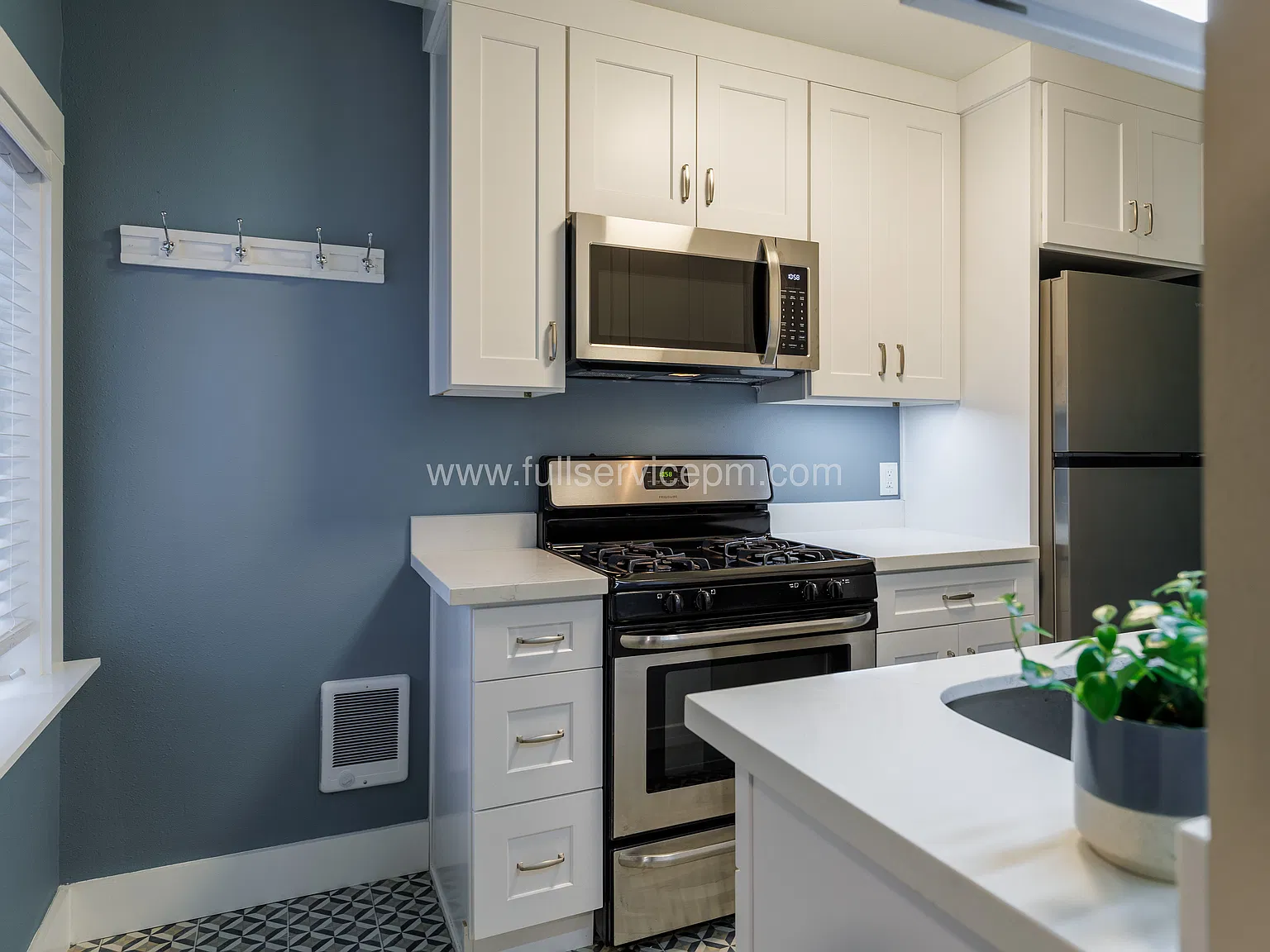 Studio, 450 sqft, $1,495 — Photo 2