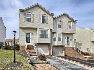 407 Debbi Ct, Hanover, PA 17331