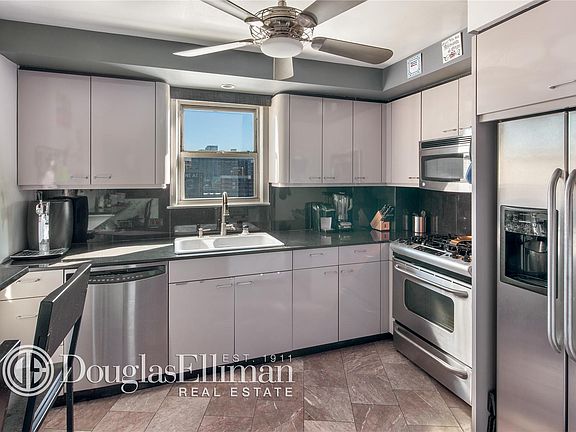 4th image of 201 E 28th St #18A