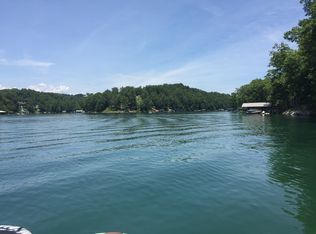 403 Cove Pointe Rd, La Follette, TN 37766