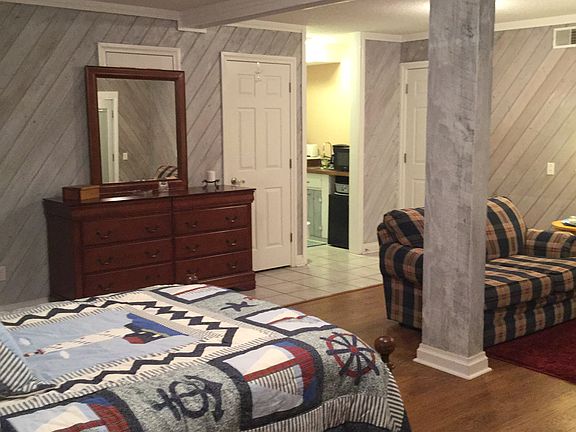 Full bed/ large dresser