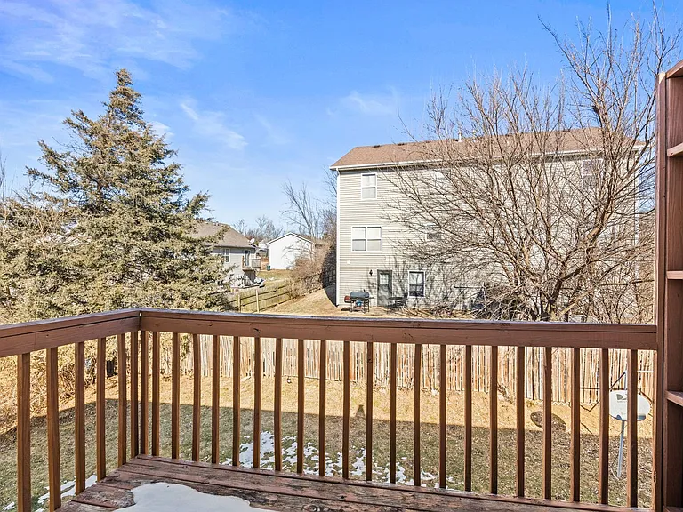 2109-2111 Primrose Dr — Photo 33