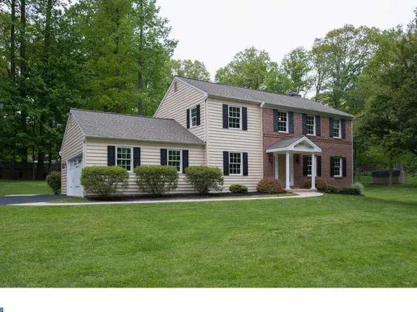 805 Countryside Ln, West Chester, PA 19380
