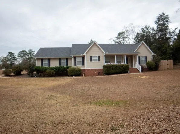 301 Walden Pond Rd, Headland, AL 36345