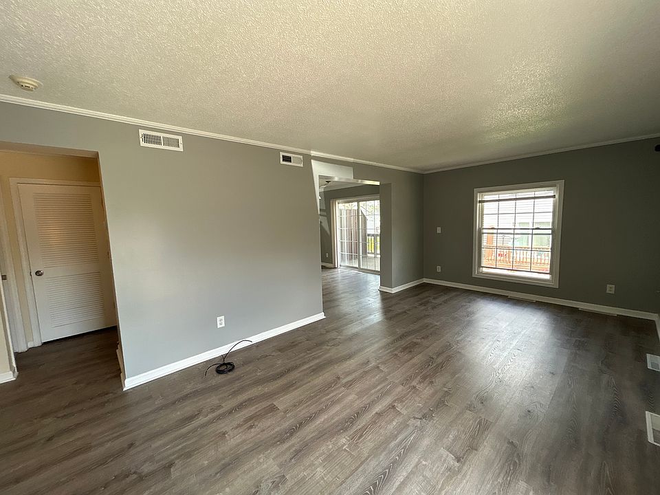 living room (view when you enter front door)