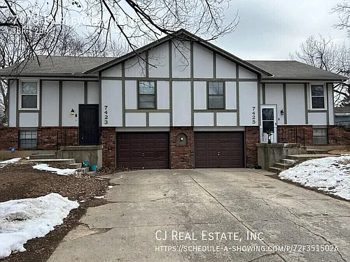 7425 Englewood Ln Photo 1