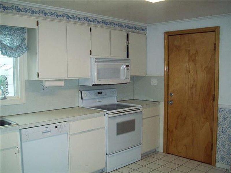 3rd image of 3080 LYDIUS Street