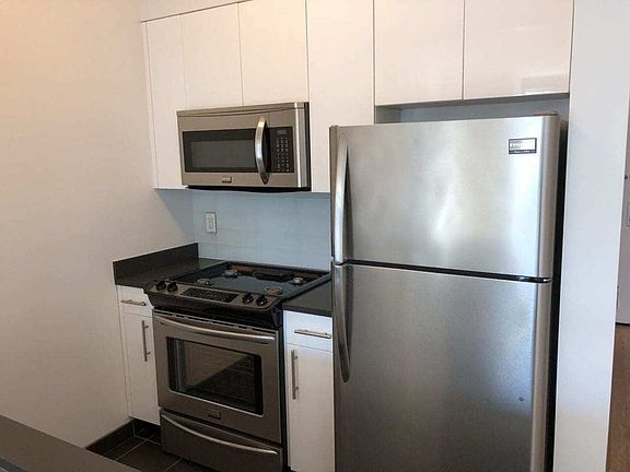 5th image of 4610 Center Blvd APT 2518