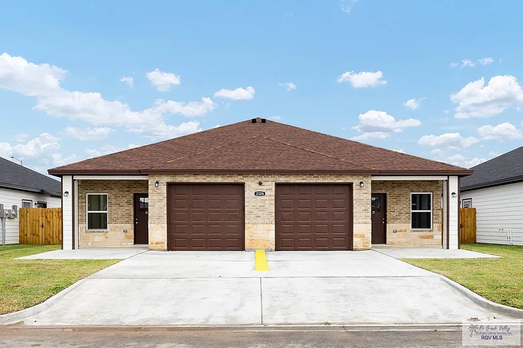 3 bed, 2.0 bath, 980 sqft, $1,225 — Photo 1