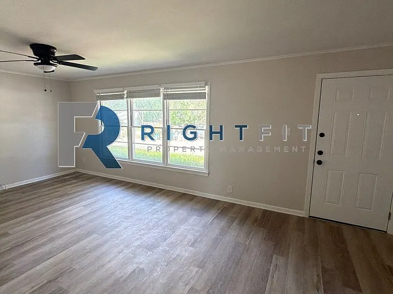 1214 Mockingbird Ln — Photo 9