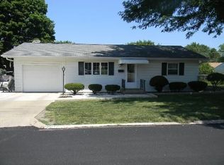 2017 12th St, Peru, IL 61354