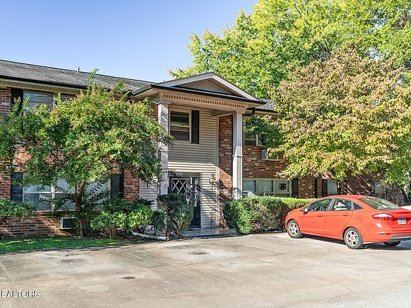 2nd image of 3645 Taliluna Ave #E6