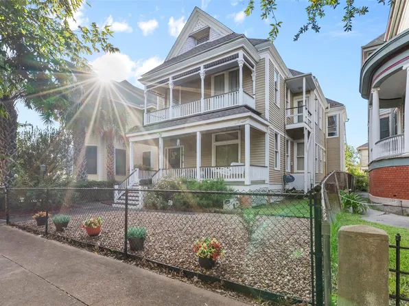 1820 Winnie St, Galveston, TX 77550