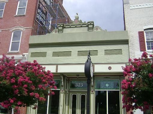 2nd image of 323 Halifax St
