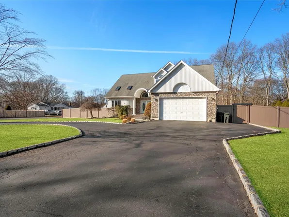 99 Crestwood Drive, Shirley, NY 11967