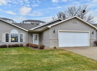4493 Meadow Lakes Dr NW, Rochester, MN 55901