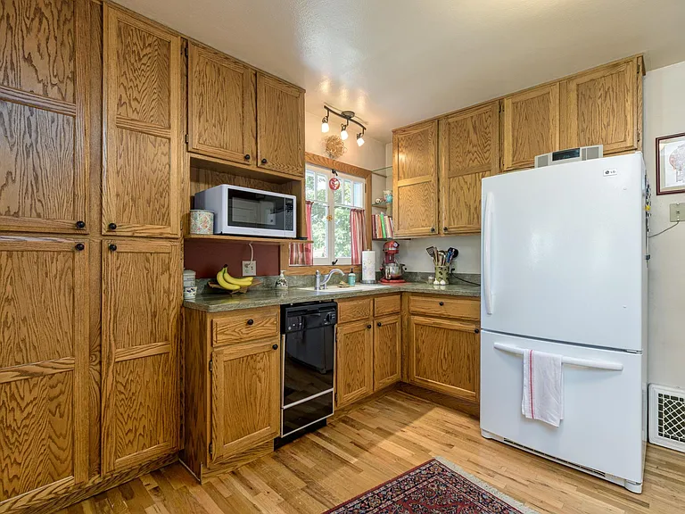 1705 S Higgins Ave — Photo 10