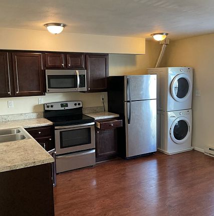 3rd image of 1023 W 38th St