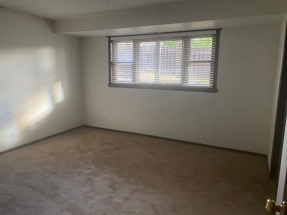 105 E Sanctuary Dr APT 1B, Island Lake, IL 60042 Zillow