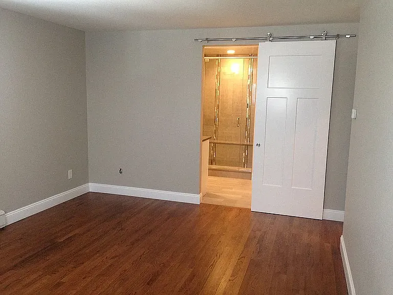 6907 S Hill St — Photo 13
