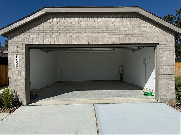 2nd image of 17906 Valle Cupa Ln