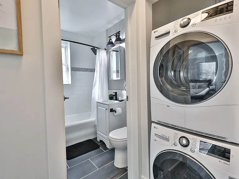 Washer/Dryer in-unit