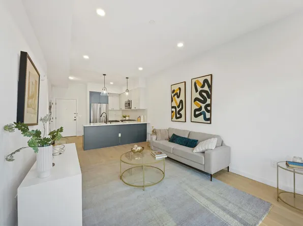 425 3rd Street image 5 of 31