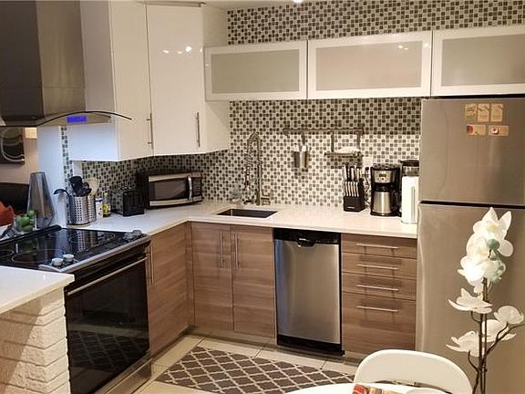 5th image of 504 NE 23rd St