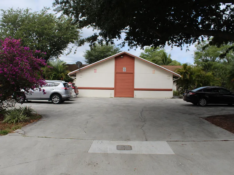 1509 Hawthorne Pl — Photo 14