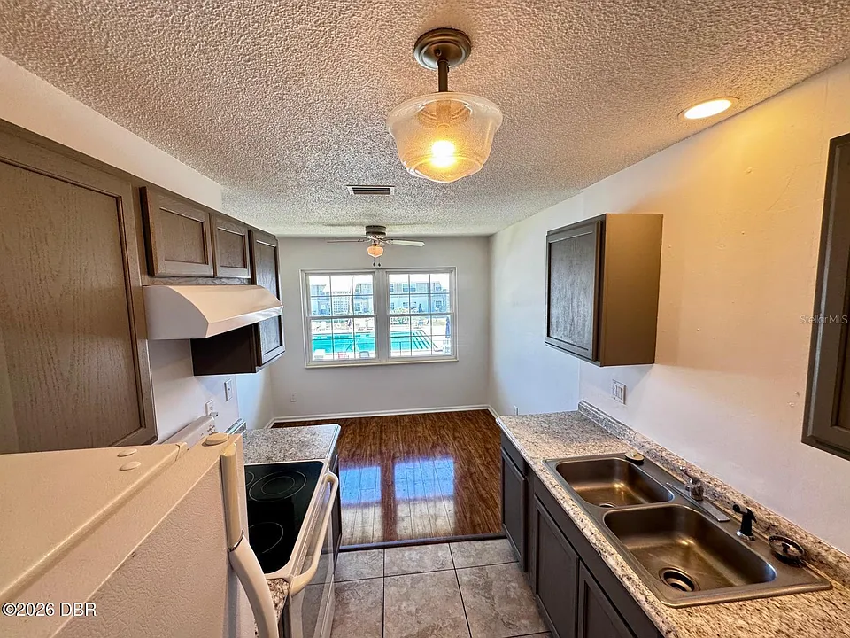 840 Center Ave #98