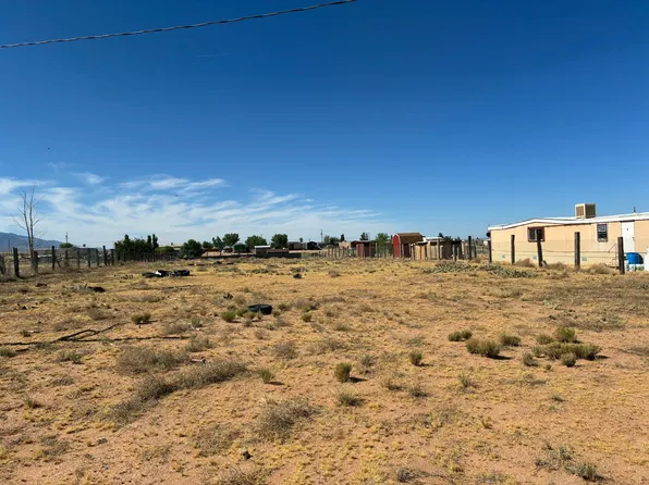 56 Primero Rd, Los Lunas, NM 87031
