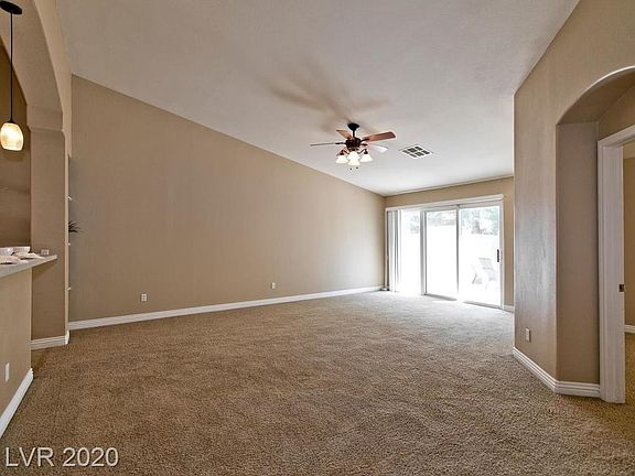 5th image of 840 Majestic Oak St