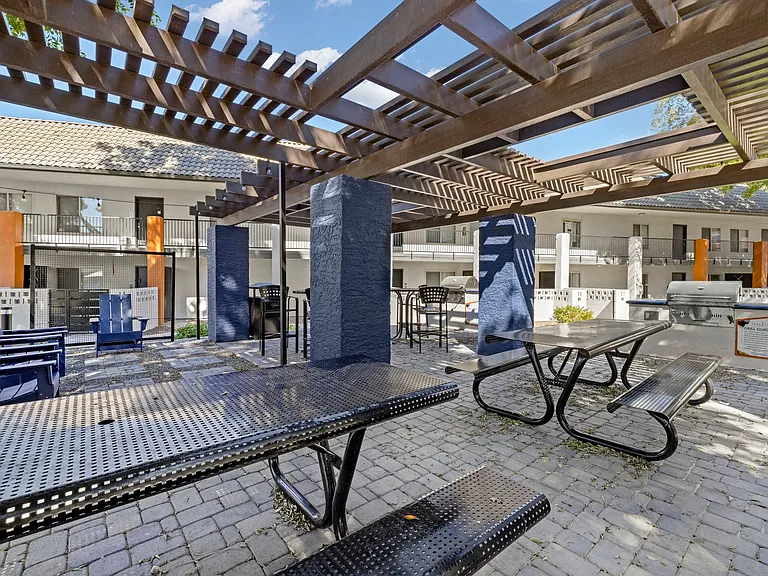 The Halston Apartments — Photo 14