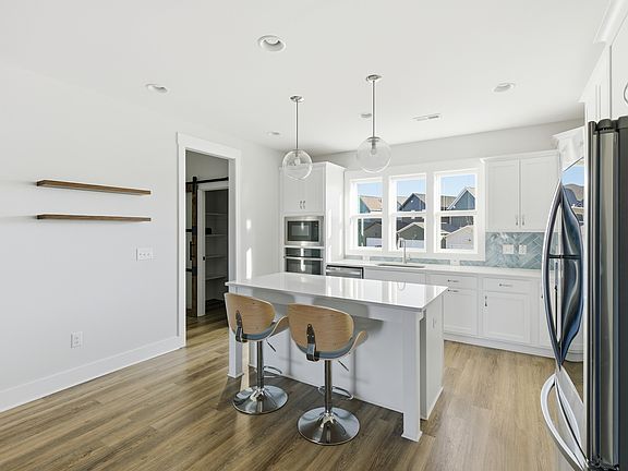 3rd image of 1945 Golden Spur Ln