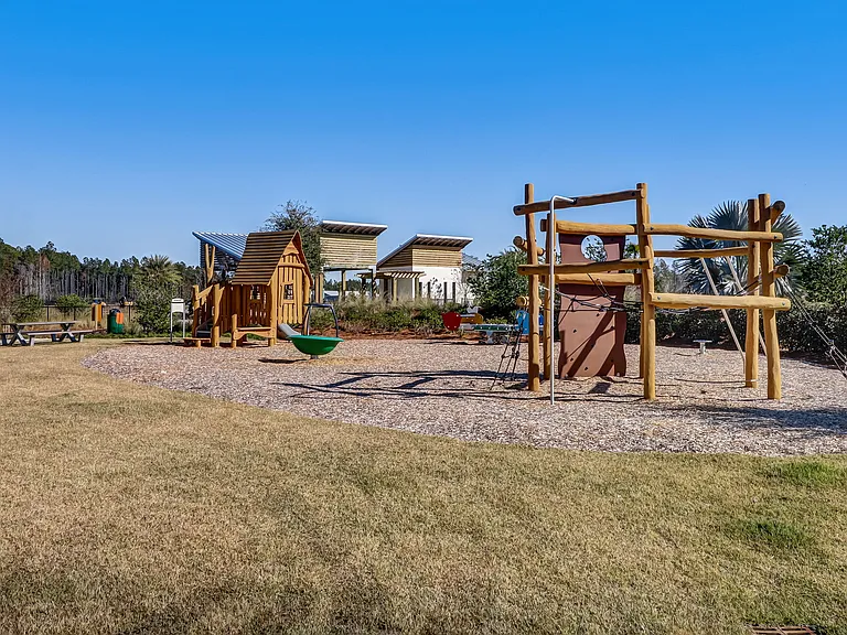 351 Sawgrass Dr — Photo 44