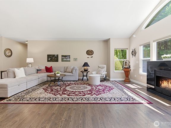 4th image of 832 Jewil Drive