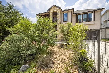 3 bed, 2.5 bath, 2125 sqft, $2,500 — Photo 3
