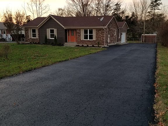 5th image of 216 Sunny Hill Dr