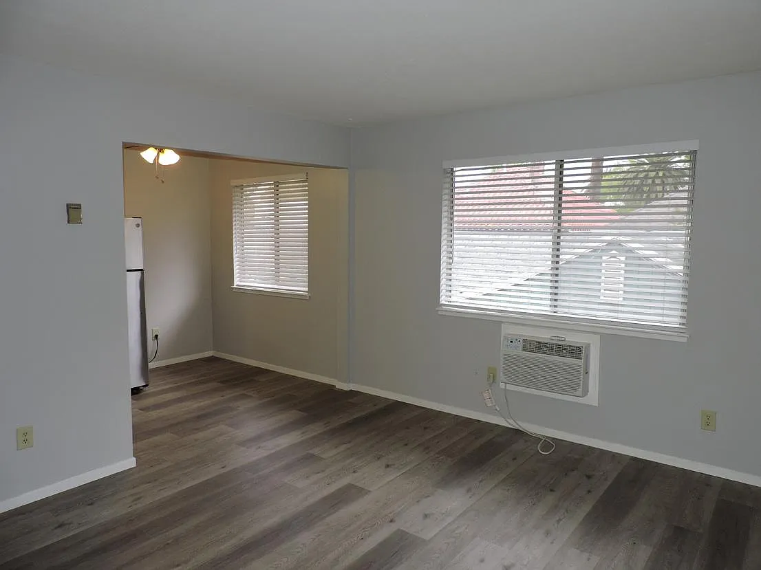 2722 U St — Photo 3