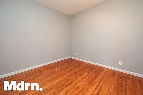 Rented by Mdrn Residential | media 25